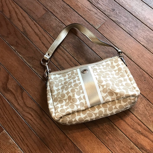 Small coach hand bag - Picture 1 of 2